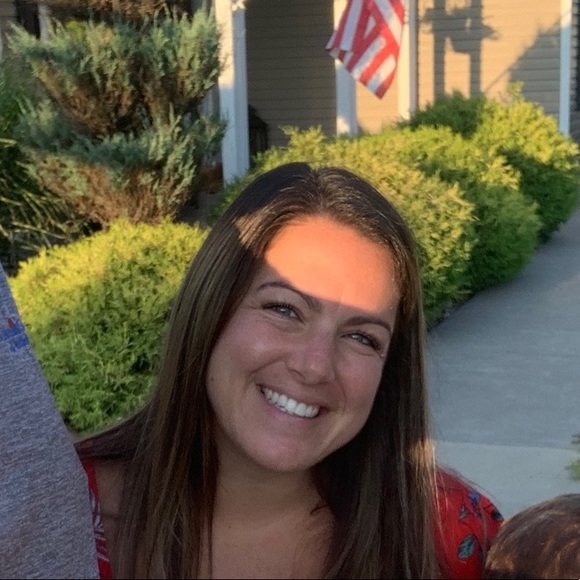 Meet your Posher, Tiffany - Picture 1 of 1